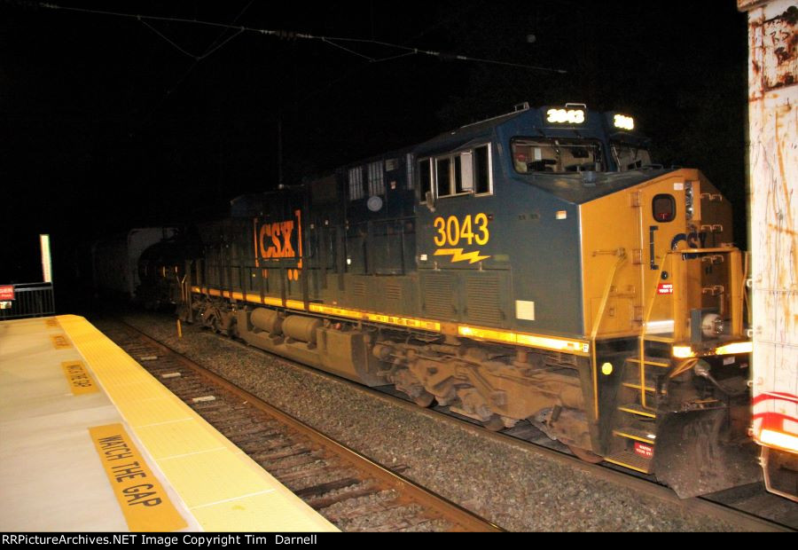 CSX 3043 on Q404